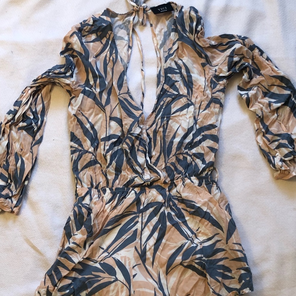 Vici floral romper